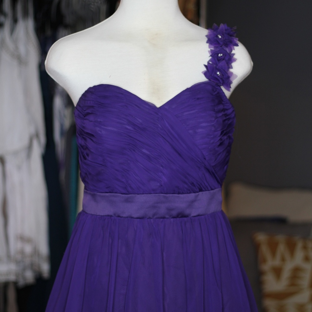 Prom Dress - Picture 2 of 4